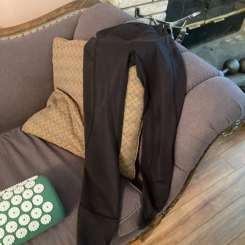 Lululemon black work out pants leggings size 4-6 - Picture 1 of 3